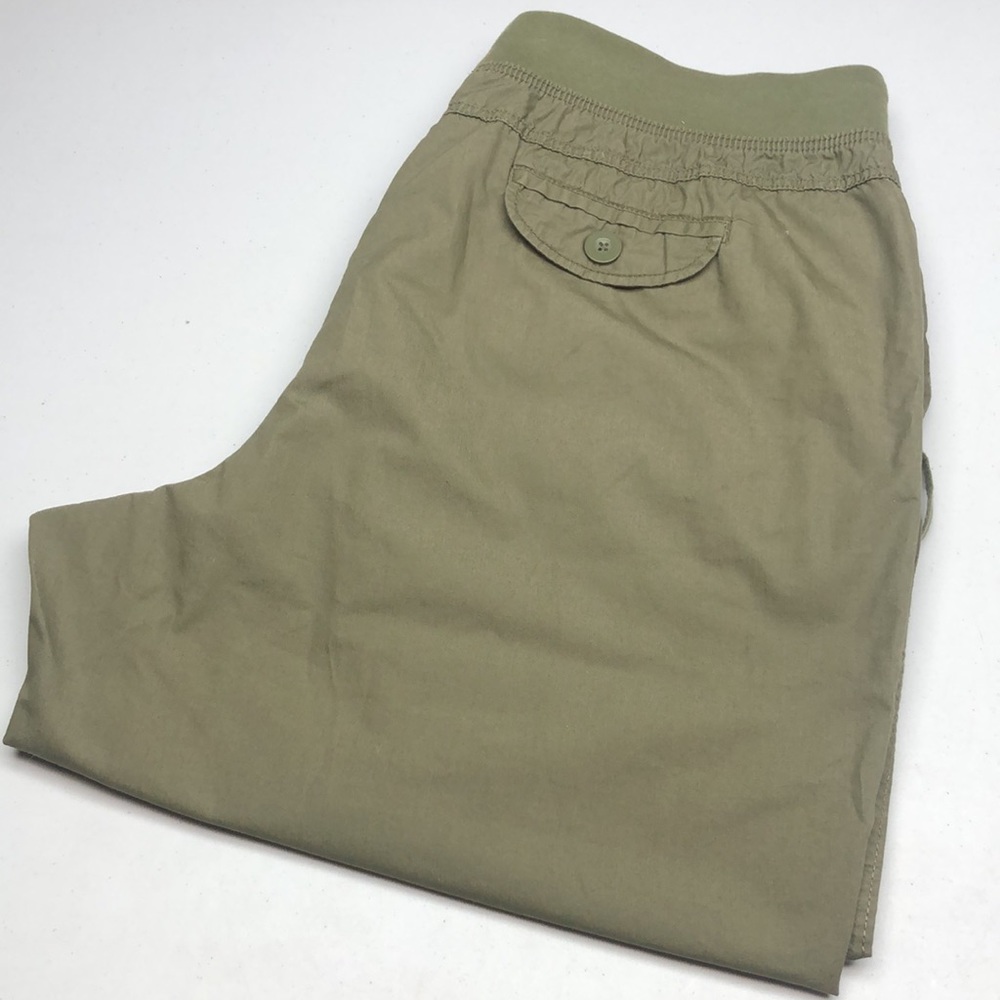 LIKE NEW mySTYLE KHAKI CARGO SHORTS SIZE 1X ⭐️